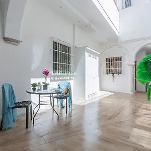 https://dona-blanca-centro-diseno-minimalista.es-andalucia.com